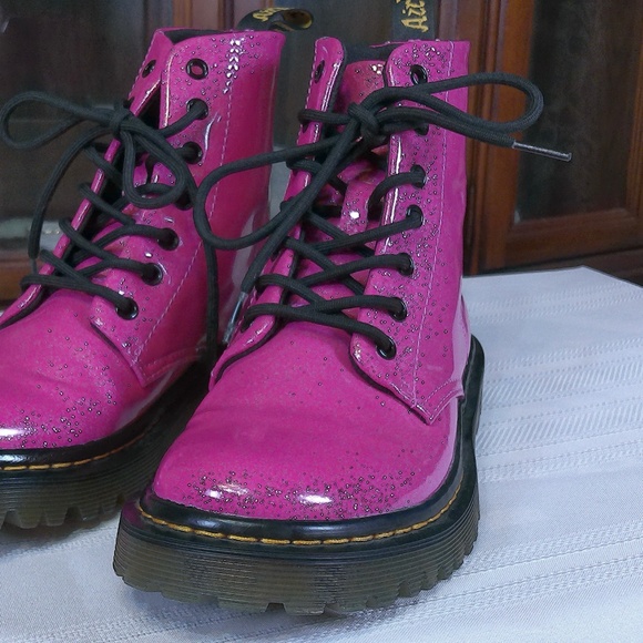 LKNW Dr. Martins Air Wair Luana Hot Pink w/Glitter Combat Boots Size 7 - Picture 9 of 9